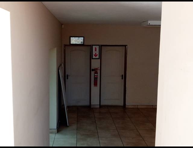 284M² BUSINESS FOR SALE IN BO-DORP